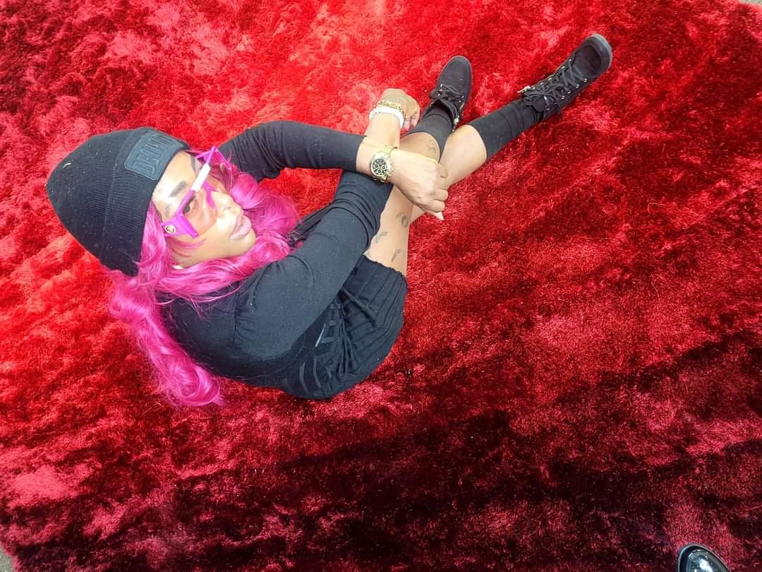 msaxtion's tweet photo. RED CARPET 😂❤️❤️💋💋💋#MSAXTION https://t.co/n6dqW89OGl