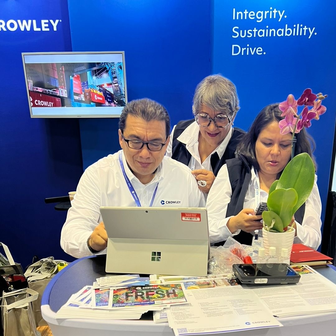 CrowleyMaritime's tweet photo. Our refrigerated experts attended the 2022 Global Produce &amp; Floral show. It was packed with vendors eager to learn about our services, equipment, &amp; technology, particularly our fleet of reefers equipped with Wireless Asset Management (WAM) cold-chain integrity tracking. https://t.co/ob98B60Ch9