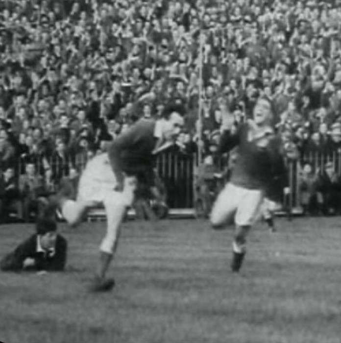 TheGreatestTry's tweet photo. It's a historic day for Welsh rugby - #onthisday in 1953, Wales had their last victory against the All Blacks!

The most recent match on 5th Nov marked the 37th time the two sides have clashed. https://t.co/W2uC2w7tWk