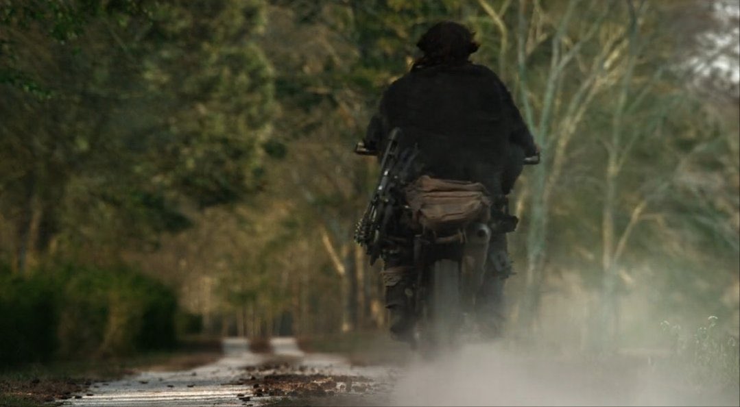 Daryl saluta Carol e abbandona il gruppo #TheWalkingDead