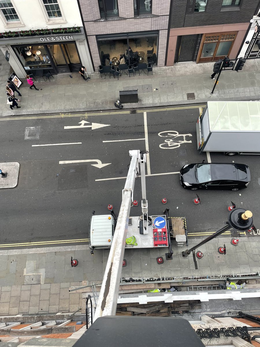 event_imageAV's tweet photo. Working hard in London today. DM us for access to those hard to reach places #platformhire #poweredaccess https://t.co/YzftdtTAPS