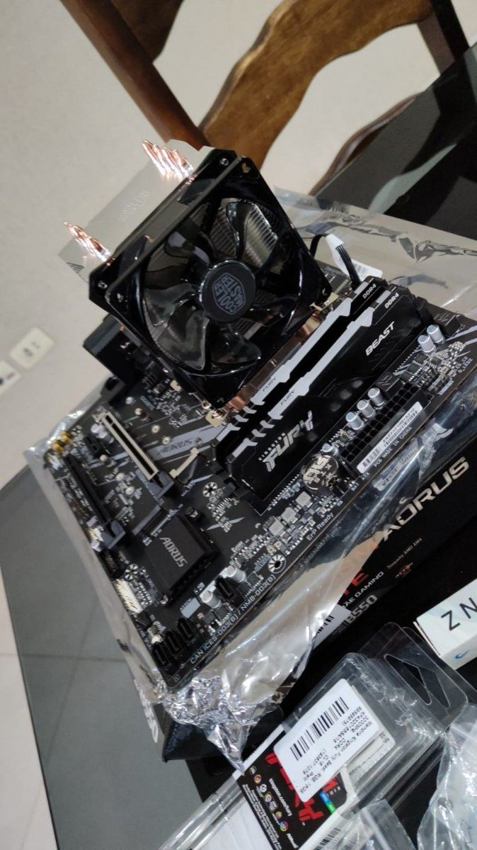 criando forma hehe, falta só a placa de videos e os ssd
ryzen 7 5700x
32gb ddr4 3200mhz
2 ssd nvme m.2 de 1tb
rtx 3060ti
fonte 650w corsair
b550m