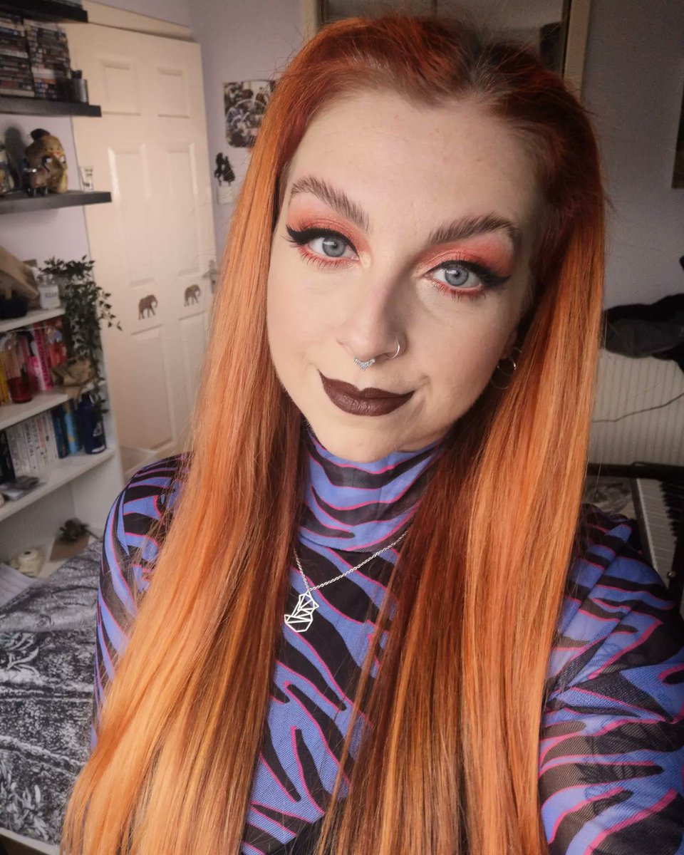 lozaaaaaaaa's tweet photo. 💜🖤🧡 https://t.co/StIMJVU4NL