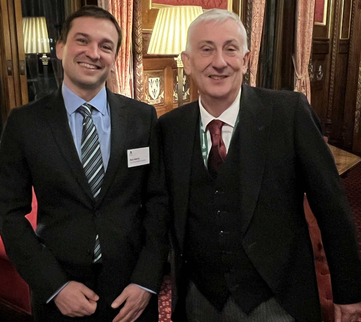 I met with @LindsayHoyle_MP  (@CommonsSpeaker), the Speaker of the House of Commons, tonight and was thrilled with the level of cross party support for #NeurodiversityInBusiness (@NDinBusiness). Working across the political spectrum, collaboratively we can change the ND world!