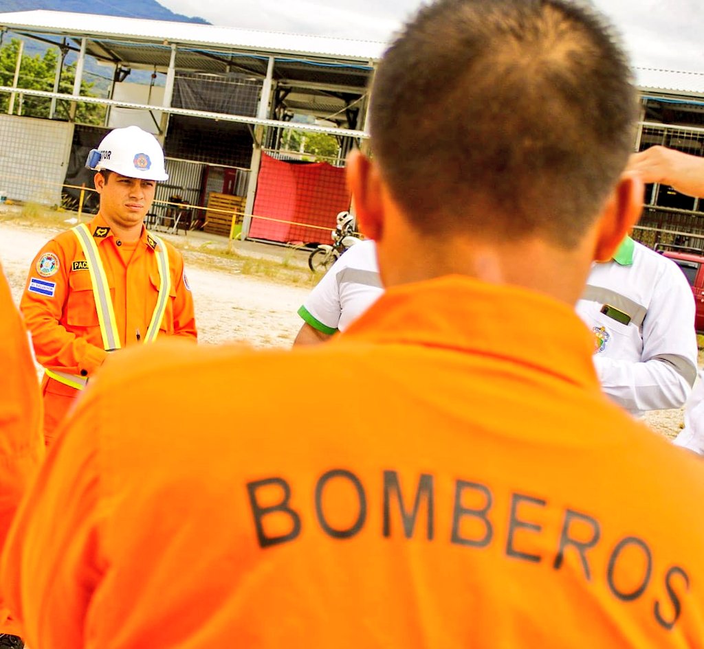 Bomberos El Salvador 🧑‍🚒🚒🇸🇻 tweet media