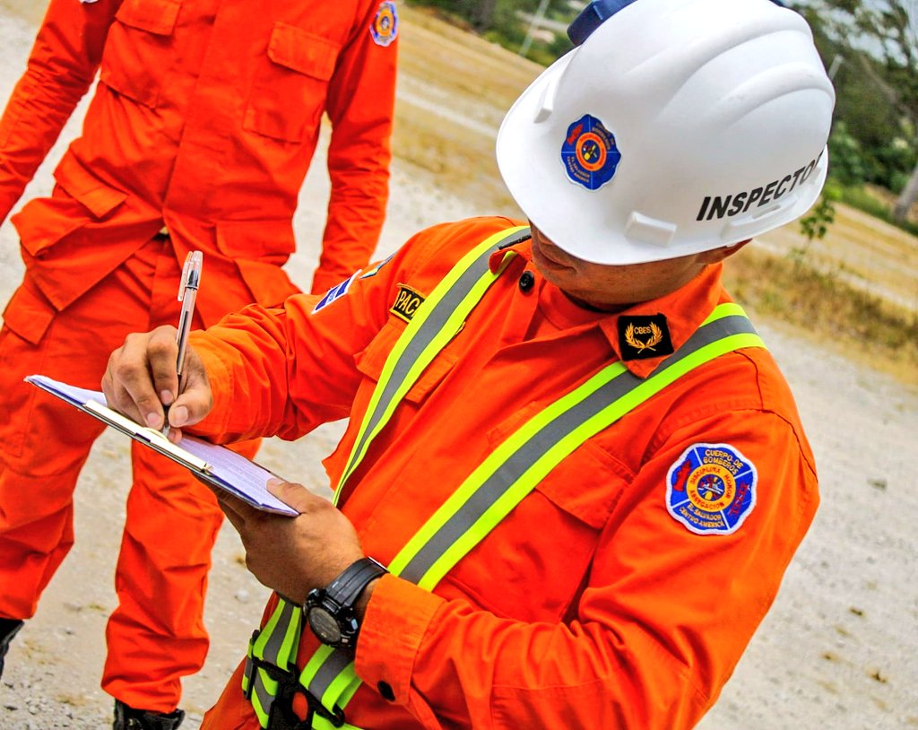 Bomberos El Salvador 🧑‍🚒🚒🇸🇻 tweet media