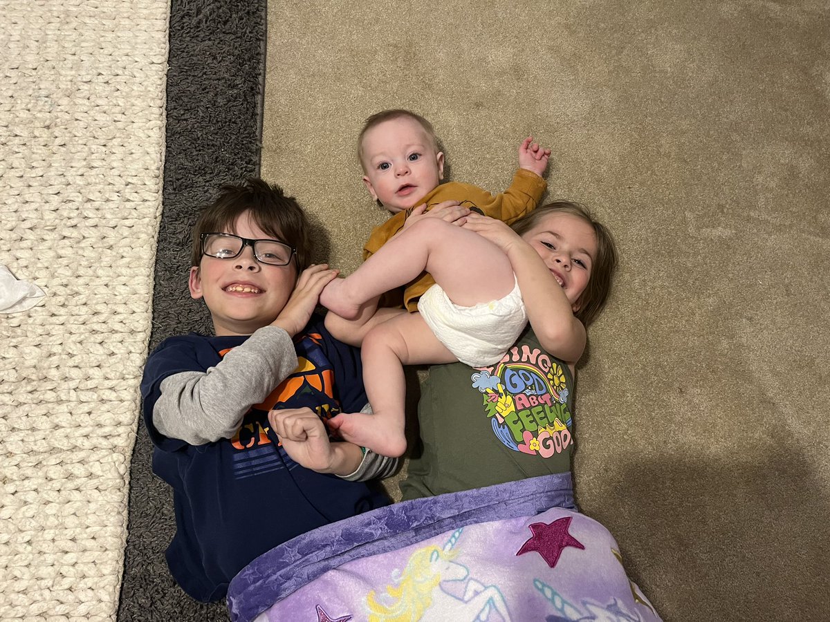 AlexGrovak's tweet photo. @SportsBetGoatt To be able to give them a Christmas would bring so much peace. https://t.co/tiKTgjyziN