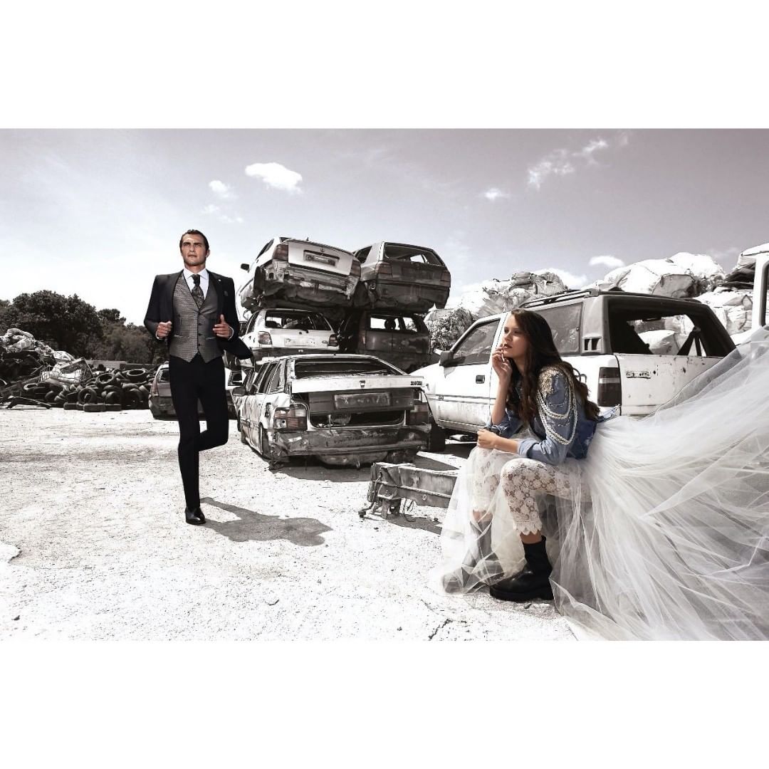 DNovios1's tweet image. Estampados sobrios, en colores platas y con unos cortes muy muy juveniles. Así son los chalecos de la Colección Eternal de Roberto Vicentti .
#RV22DNOVIOS #bodas2022 #bodasespaña #bodasvalladolid #bride #chalecos #chaque #esmoquin #trajesdeboda #trajesdeboda #trajesdehombre