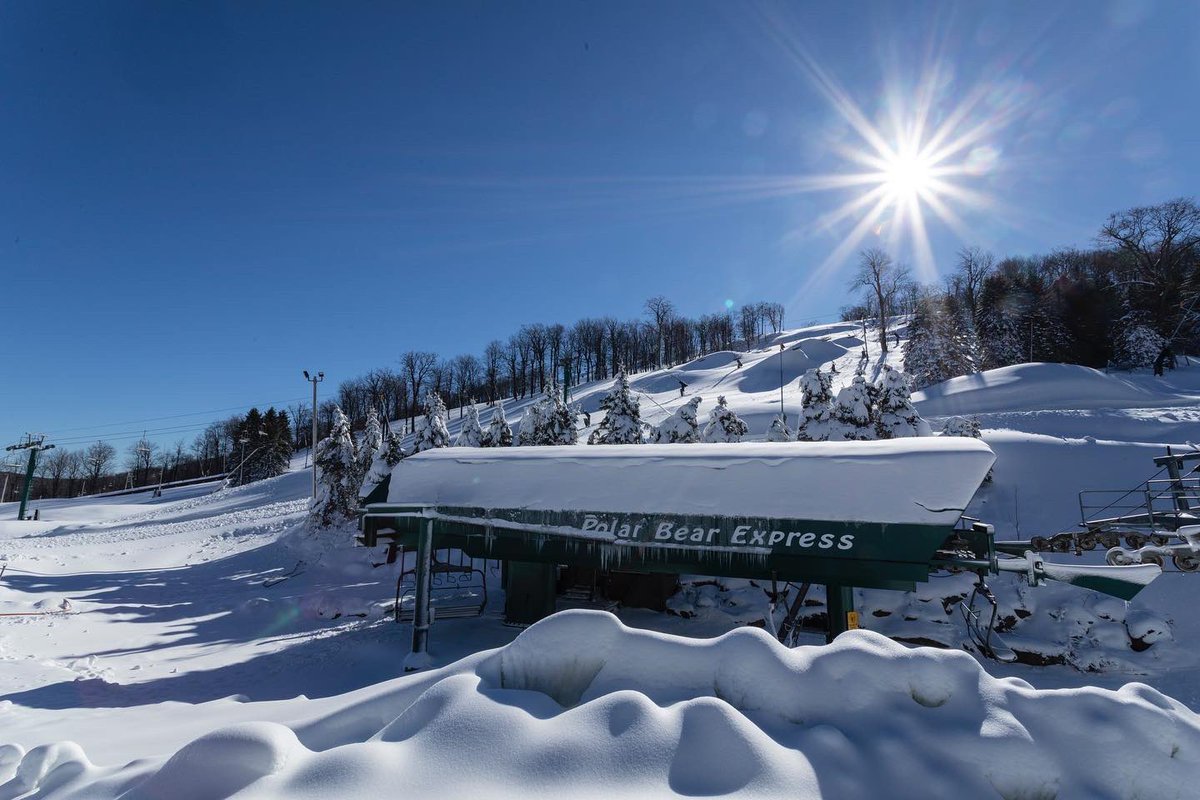 7SpringsPA's tweet photo. 🚨CONFIRMED: Opening Day is November 25!🚨

Hours of Operation:
Monday - Friday 9 am - 9 pm
Saturday and Sunday: 8 am - 9 pm

❄️ Ski and snowboard operations will continue 7 days a week. ❄️

Tickets, passes and more info at https://t.co/76HbQ32OCS https://t.co/8iSvfak7tt