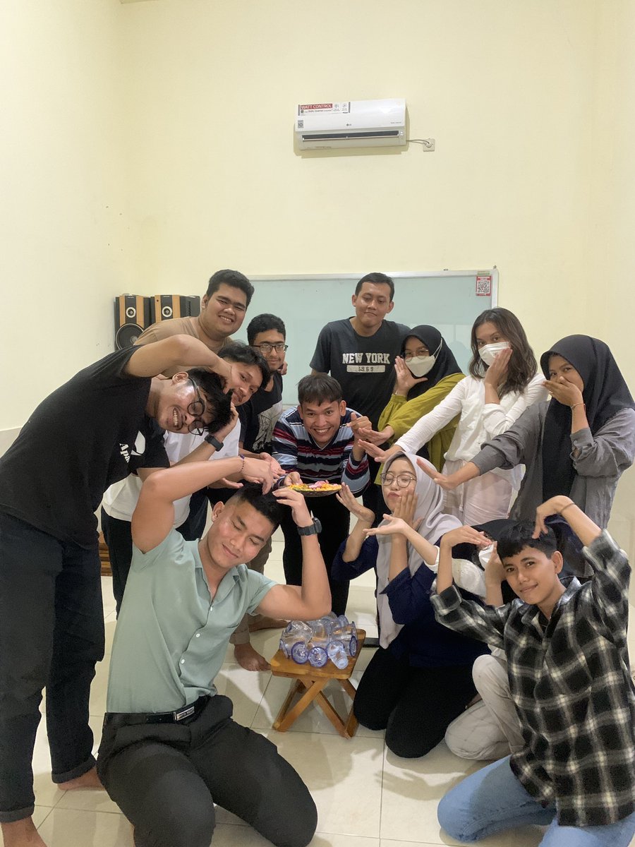 Mayangs24705178's tweet photo. Best picture welpar @MrBobPare https://t.co/4K1RiwCKkt