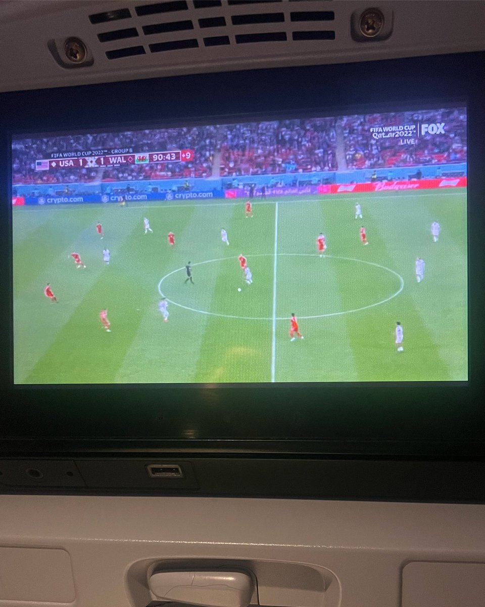 KrisSilvers's tweet photo. Live tv plus the #WorldCup makes flying fun again! https://t.co/KVY1qNosHi
