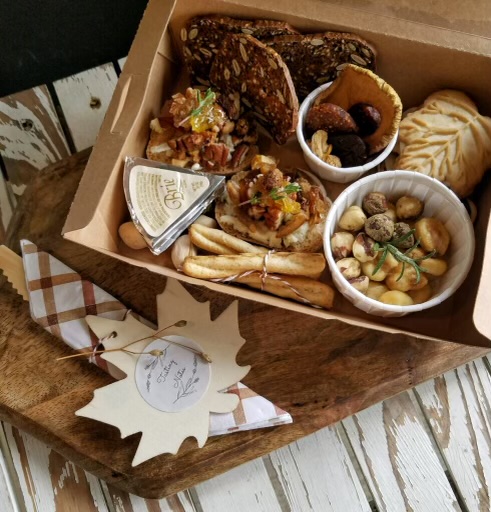 Tasty nibbles to complement your Fairsing experience this Thanksgiving wknd.

Gourmet snack boxes from Tasting Notes &amp; Picnics both Fri &amp; Sat. Enjoy during your visit or take home.
Reservations required &amp;  snack boxes must be pre-ordered. Join us. #FairsingWines #GiveThanks