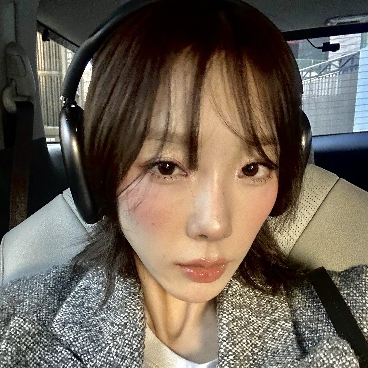 taeyeonIooks's tweet photo. obsessed with her https://t.co/fix6t5hqCM