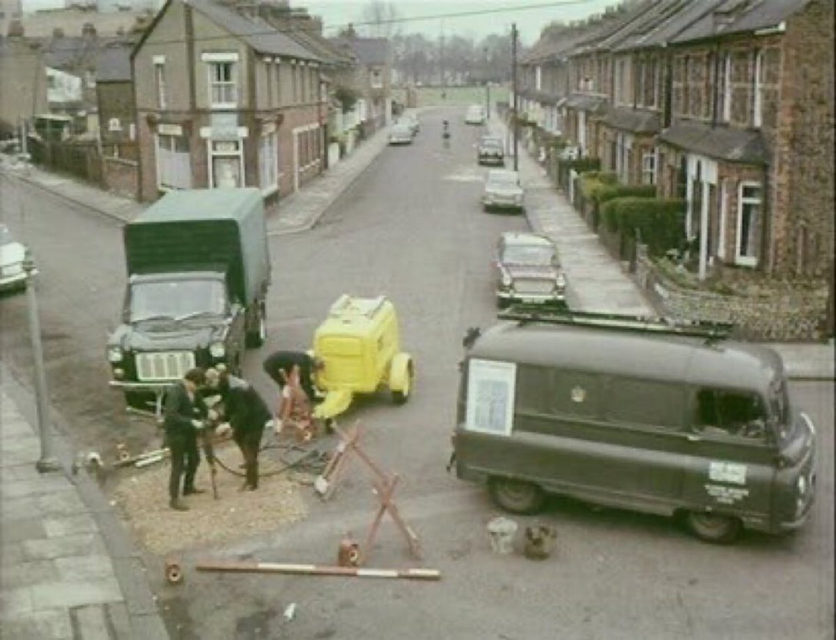 SaveRedlandLibr's tweet photo. 10:20pm TODAY on @TalkingPicsTV

The 1969 short #Comedy film🎥 “A Hole Lot of Trouble” directed by #FrancisSearle &amp; written by #IanFlintoff from a story by Francis Searle

🌟#ArthurLowe #TimBarrett #VictorMaddern #BillMaynard #KenParry #LeslieDwyer https://t.co/6JqdtQQnoP