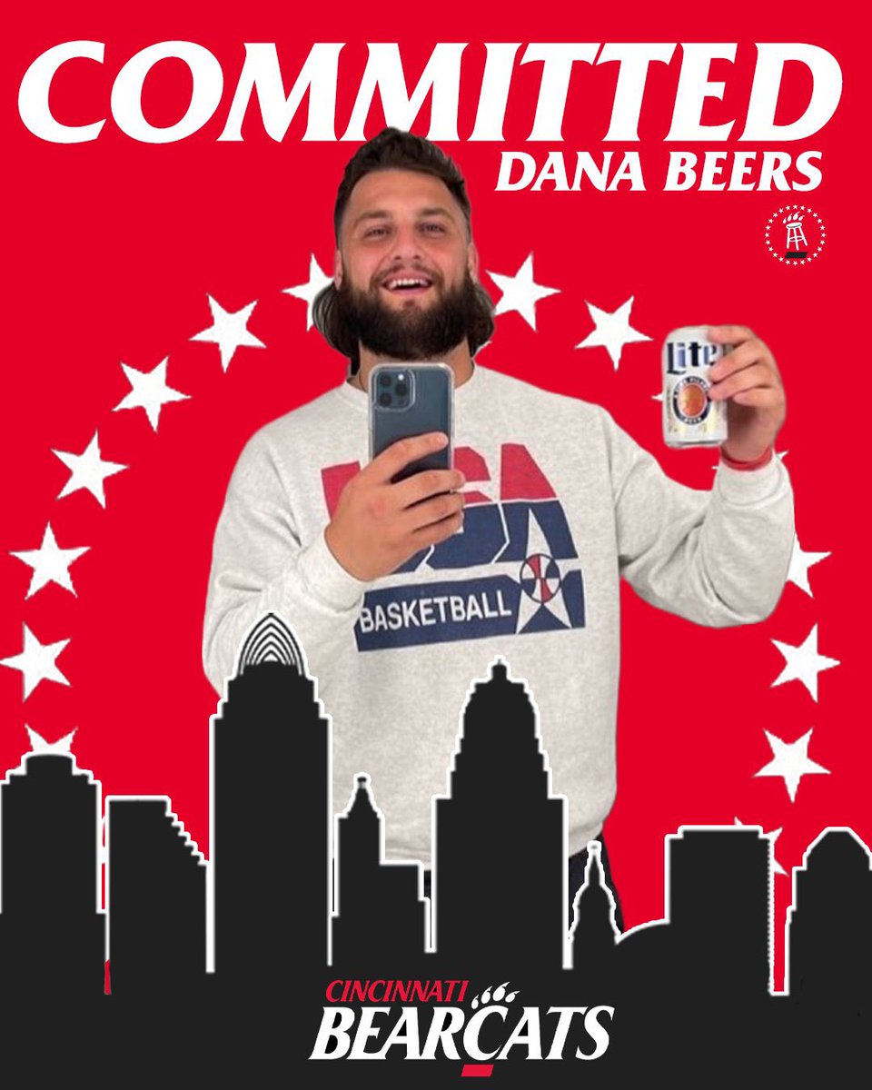 UCBarstool's tweet photo. @danabeers BEARCATS BABYYYYY https://t.co/NNWh26A1Uc