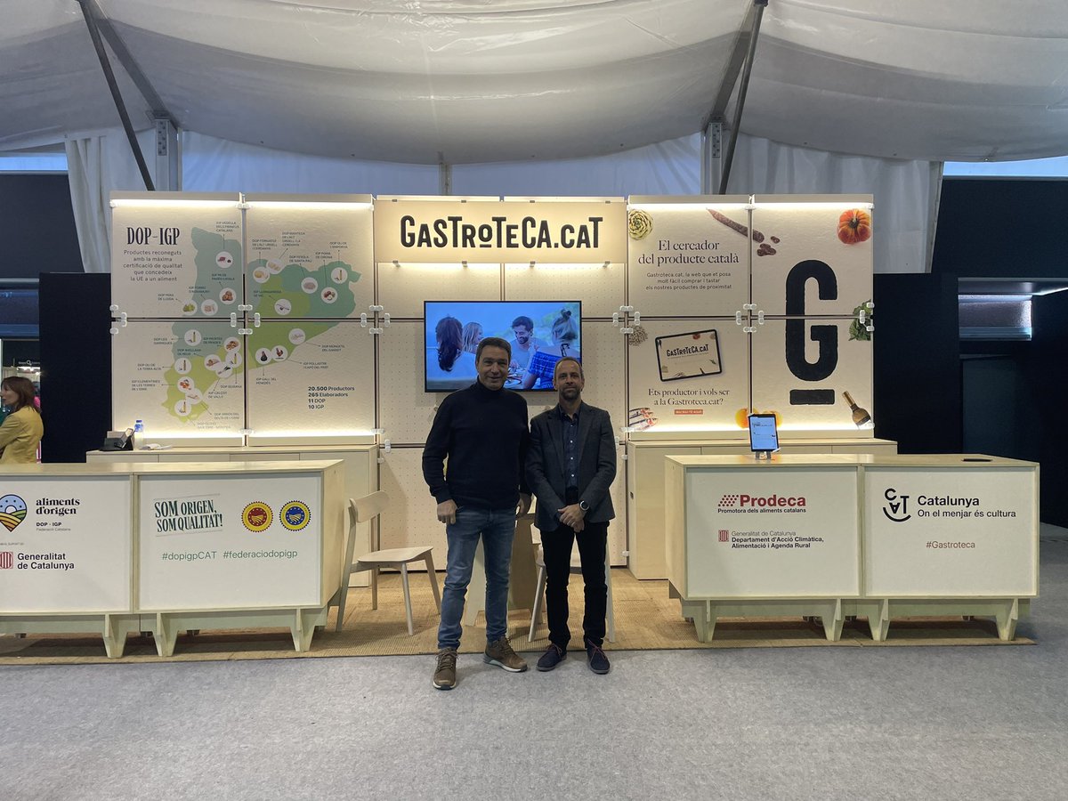 DOP_IGP_cat's tweet photo. Aquest cap de setmana hem estat a la @firaorigens d'Olot. Els visitant han pogut conèixer —entre altres propostes— productes agroalimentaris de qualitat amb Denominació d'Origen (DOP) i Identificació Geogràfica Protegida (IGP) de Catalunya.
#alimentsdorigen #DOPIGP #qualitat https://t.co/w3CgxOnSYX