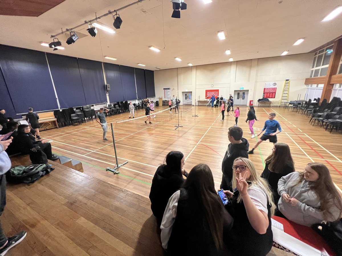 GYIP1994's tweet photo. 😱Wow😱 Busy at our youth Clubs last week 

Fri - 45 y/p
Sat - 15 y/p
Sun - 46 y/p

Badminton🏸, Futsal🥅,Football⚽️ and PS5🎮 - learning new skills and developing new friendships. A Y/P said “I’ve been buzzing all week to get the staff a game of Badminton” thanks @TNLComFundScot https://t.co/kUm4mxzP6Y