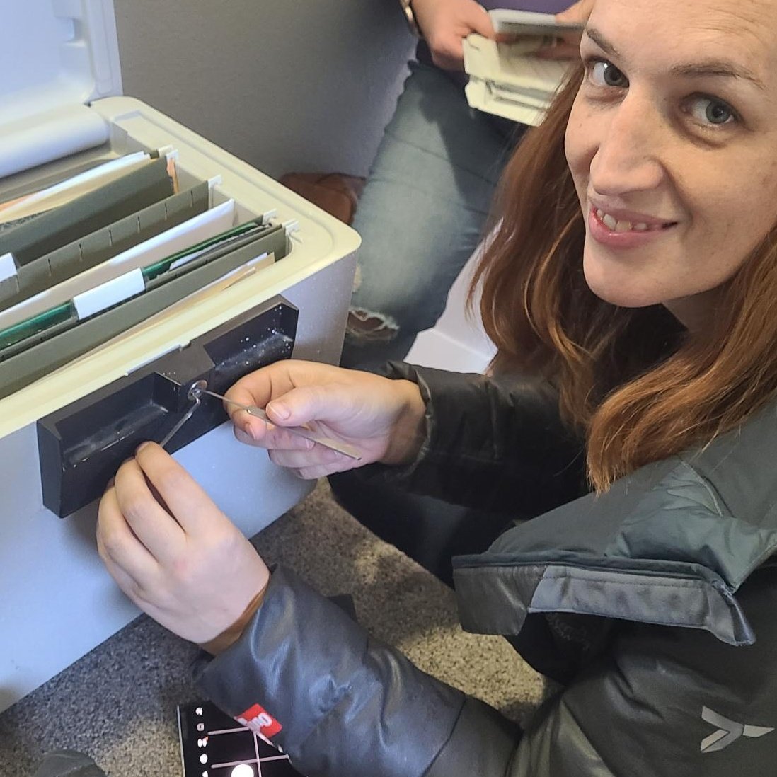 Skipper_Bay's tweet photo. My friend couldn't find the key to her lock box. I understood the assignment. #hacktheplanet #lockpicking #hackergirl #lockedout #skillz https://t.co/lb6XYr7t74