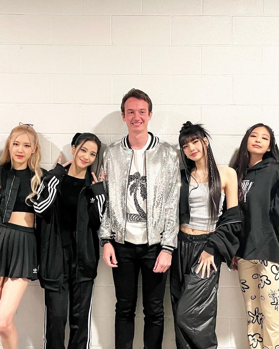 🏆👩🚀LISANATIONS INTL FANBASE on Twitter ".BLACKPINK with Frédéric