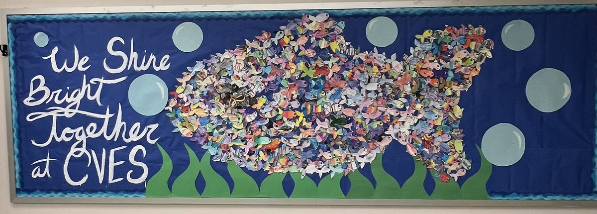 MrsCallahanPE's tweet photo. Check out our new lunch room bulletin  board inspired by the book “Swimmy”,by Leo Lionni. Students in grades pre-k through 5th grade colored fish and together we created one big fish! @cveschargers @AlexisBoyd_CVES @JeanThomas100 @Mhoppenstein @lisa_minutoli @IHeartCKH https://t.co/Cp3zcqDt5w