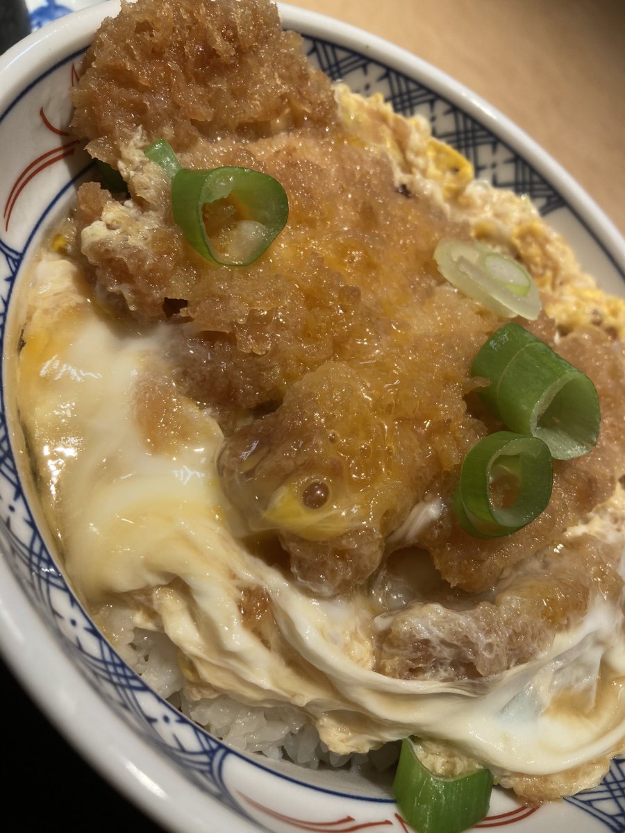 おはようございます☀ いつもいいね、RTありがとうございます✨ カツ丼/街かど屋 仕事仲間と束の間の 🎵 久しぶりに 食べたけどやっぱりうまいなぁー🤤 付きでちょっと な気分🎵