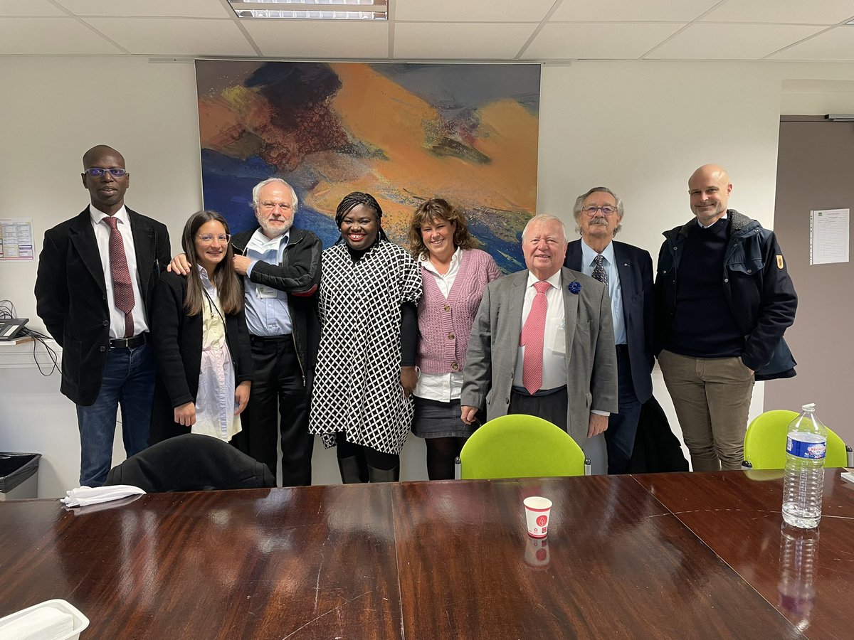 JacquesMyard's tweet photo. Intéressante réunion à la #MGEN à #MaisonsLaffitte d’information de 4 experts du service de #dyalise qui ont effectué une mission d’évaluation à l’hôpital de #DalalJamm de #Dakar,cette mission pourrait se poursuivre dans un cadre + efficient,le département 78 serait le bienvenu ! https://t.co/7Wmr7TuoRu
