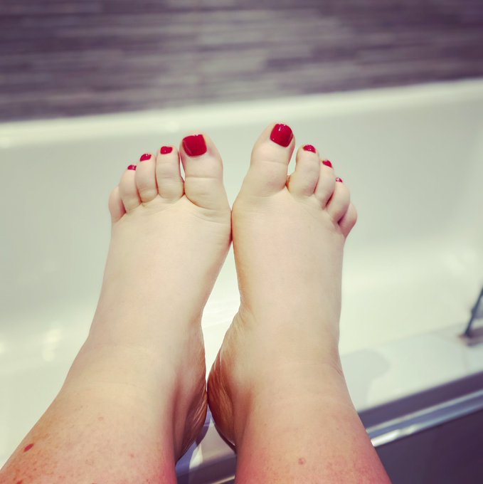 😘😘😘 https://t.co/rrr38PeGIv<a href="/tag/footfetish"class="tags"><span>#footfetish</span></a><a href="/tag/footjob"class="tags"><span>#footjob</span></a><a href="/tag/pvcleggings"class="tags"><span>#pvcleggings</span></a><a href="/tag/britishfee"class="tags"><span>#britishfee</span></a>