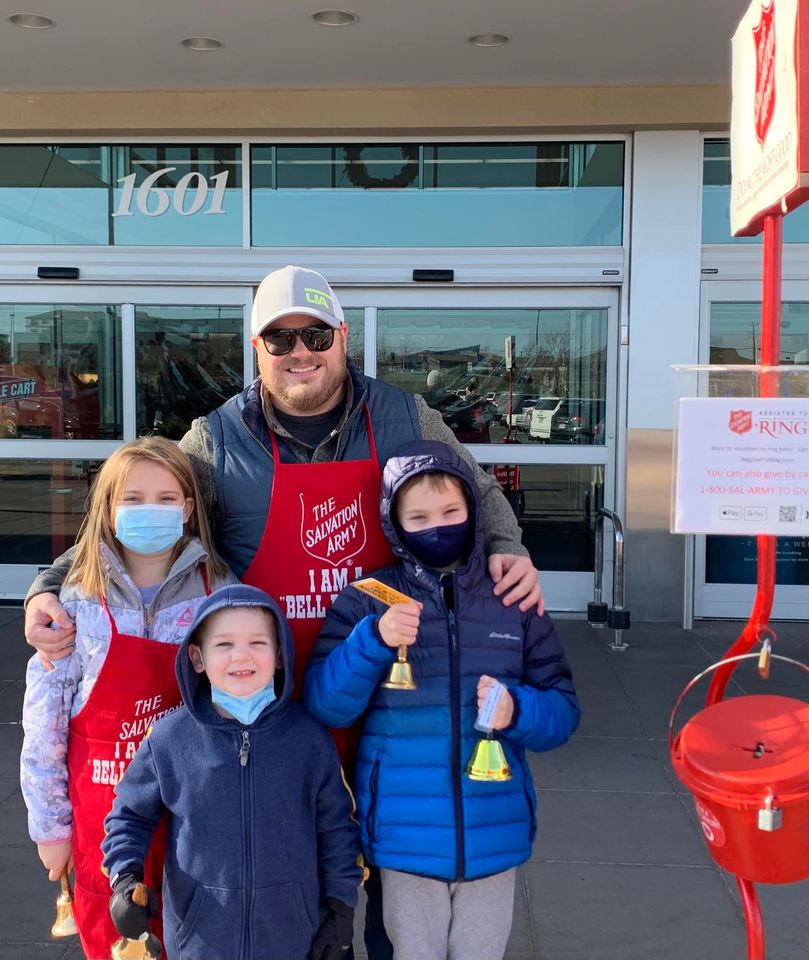 Rotary14's tweet photo. Ring together right now, Rotary! Become a volunteer bell ringer during The Salvation Army's Red Kettle Campaign. 

Sign up today to ring bells with fellow #LNK Rotary Club 14 members on Sat., Dec. 3 from 10:00 a.m.-4:00 p.m. (1-hour time slots): https://t.co/R7iQ9yrFKK

@RI5650 https://t.co/uIqBuIQVaC