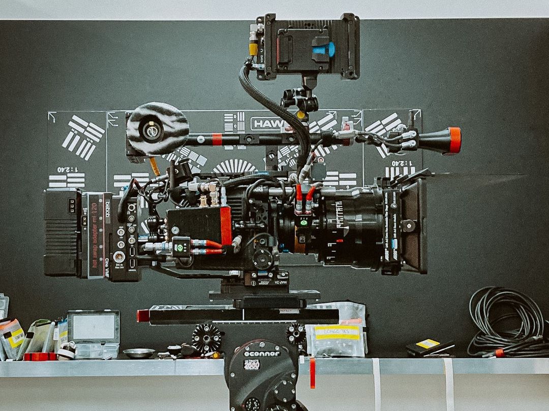 16x9inc's tweet photo. Great camera build by @juliens_journey 🎥 | Arri Alexa Mini LF + Vantage One4 FF lenses.
#16x9cinelock #camerabuild #cleanbuildchallenge #focuspulleratwork #focuspuller #1stac #1stassistantcamera #arri #arrialexamini #filmmakers #filmmaking #arripca #arricamera #cinematographer https://t.co/TV0GOIeCQf