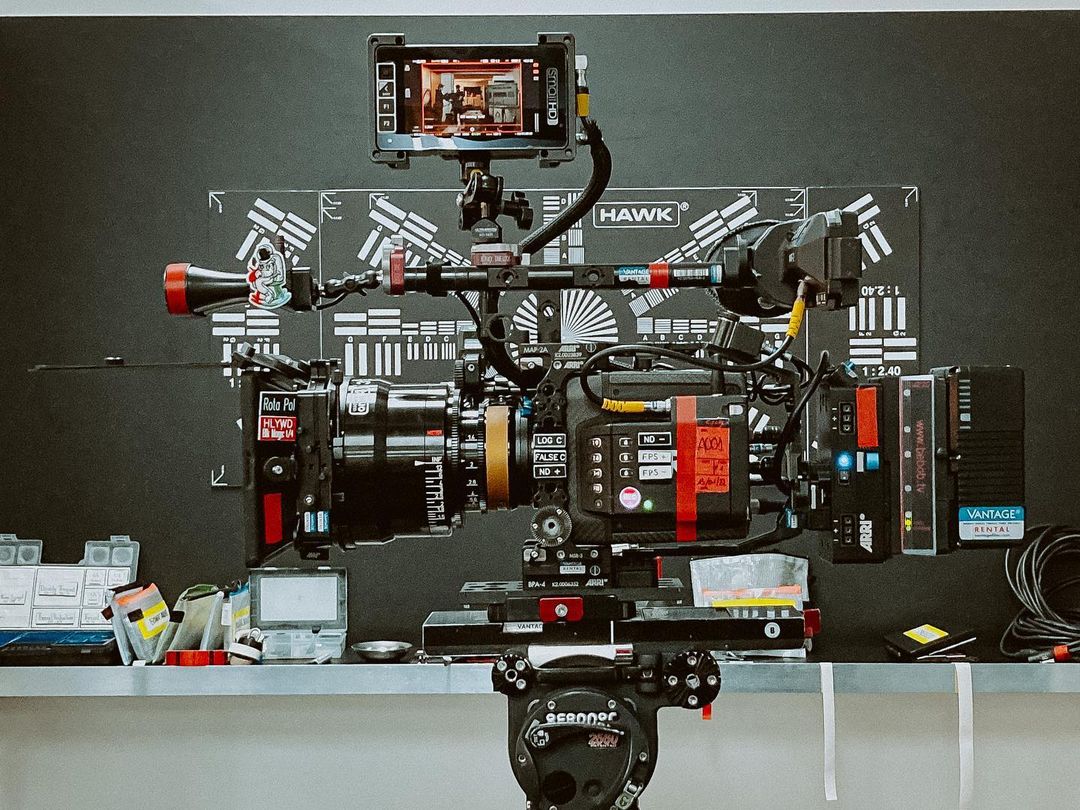 16x9inc's tweet photo. Great camera build by @juliens_journey 🎥 | Arri Alexa Mini LF + Vantage One4 FF lenses.
#16x9cinelock #camerabuild #cleanbuildchallenge #focuspulleratwork #focuspuller #1stac #1stassistantcamera #arri #arrialexamini #filmmakers #filmmaking #arripca #arricamera #cinematographer https://t.co/TV0GOIeCQf