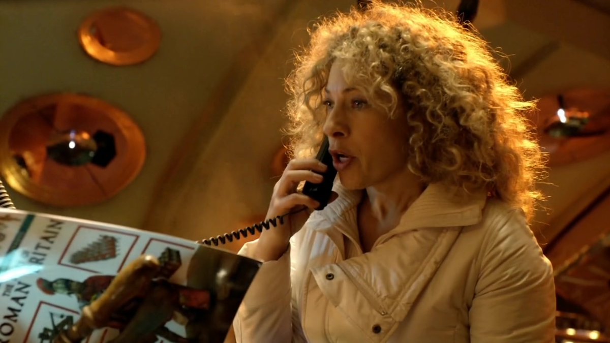 LanaBersenewa's tweet photo. Ебанет?
                           Не должно.
А че ты отходишь?
#DoctorWho #докторкто https://t.co/9Q9WBeqEP9