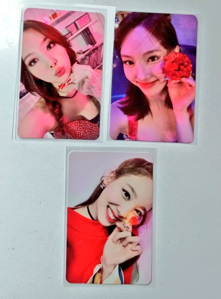 twiceubcarts's tweet photo. @022_nayeon selling for 450 set but can tingi https://t.co/2DdGoNZTNm