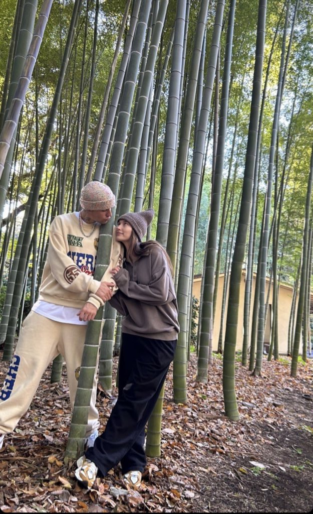 n03jb's tweet photo. 愛おしすぎる🥺
二人にとって大切な日だし
日本でゆっくり静かに過ごしてほしい
二人を見つけてもそっとしてあげてほしい
誕生日日本で過ごせてよかったって思ってほしい
Happy Birthday Hailey💕
#HappyBirthdayHailey
#haileybieber
#JutinBieber
#ジャスティンビーバー https://t.co/RylPAQc5E3