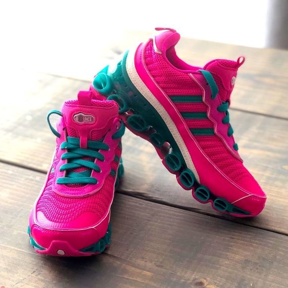 Flacalatorre's tweet photo. So good I had to share! Check out all the items I'm loving on @Poshmarkapp #poshmark #fashion #style #shopmycloset #adidas #giannibini #chiaraferragni: https://t.co/xx94uQkjGL https://t.co/JzlaiFebtr