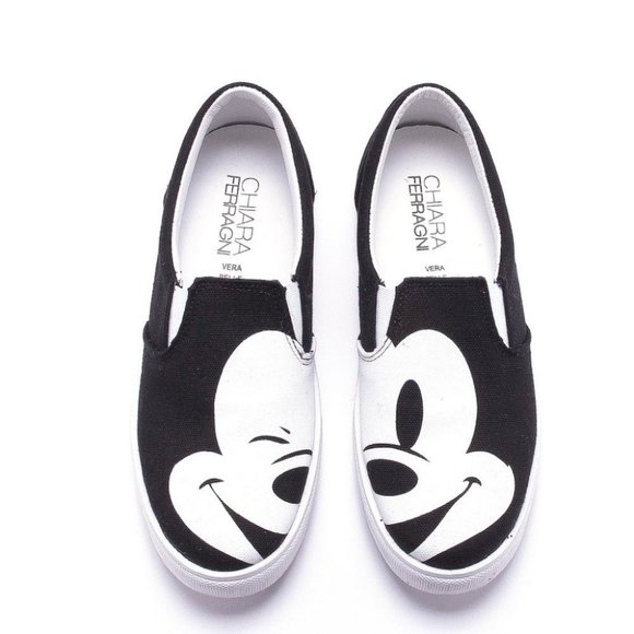 Flacalatorre's tweet photo. So good I had to share! Check out all the items I'm loving on @Poshmarkapp #poshmark #fashion #style #shopmycloset #adidas #giannibini #chiaraferragni: https://t.co/xx94uQkjGL https://t.co/JzlaiFebtr