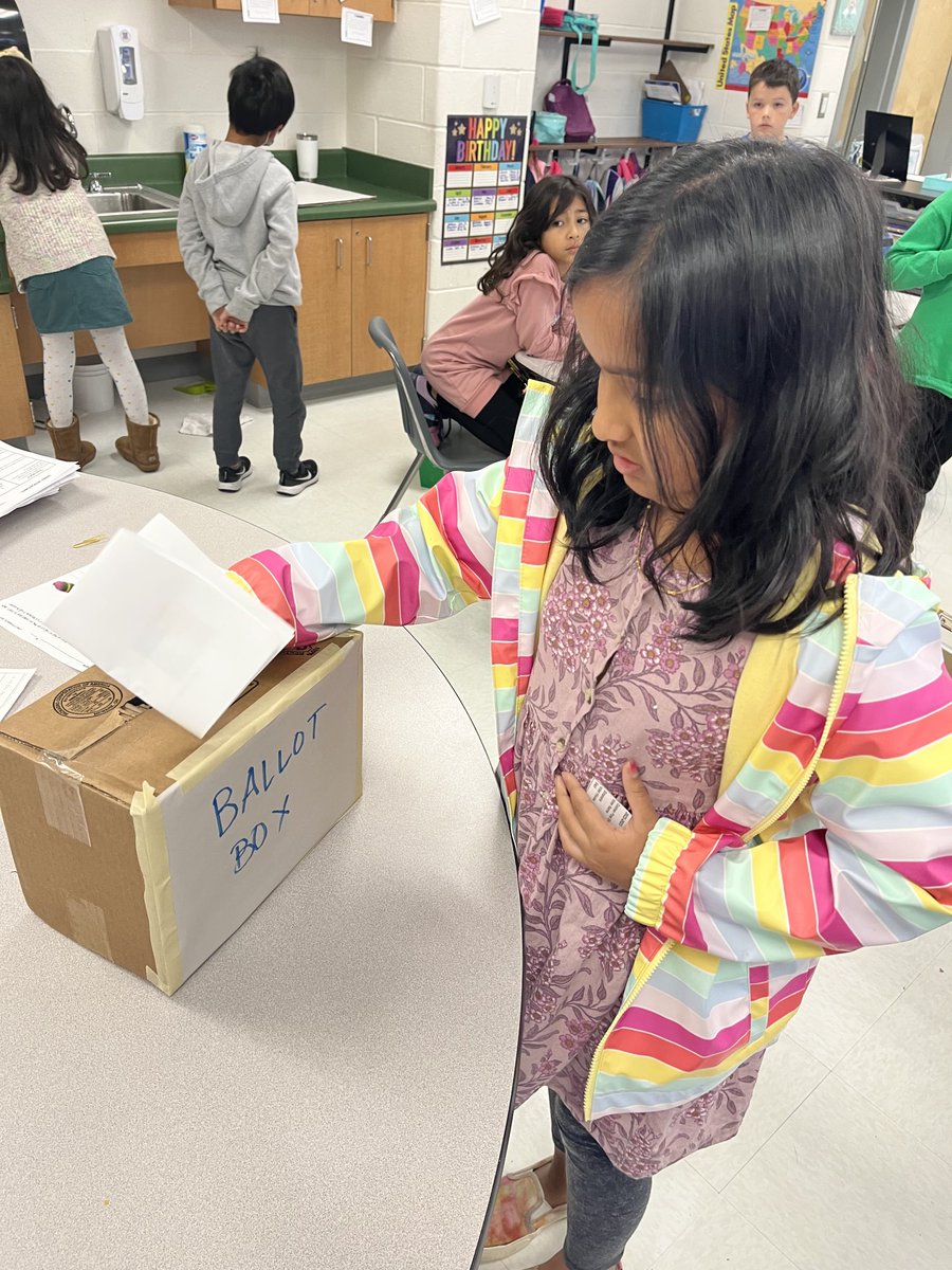 KPavlocak's tweet photo. Busy few weeks while we learned about the voting process, running for house leader and even participated in voting! #GoGPGators ⁦@GoshenPostES⁩ https://t.co/fUVC2ctXig