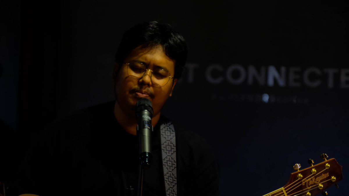 halunan_'s tweet photo. Beberapa momen keseruan Release Showcase Claudia Iva di FNDRS sabtu lalu, terimakasih teman-teman yang sudah datang. Sampai jumpa diperkelanaan selanjutnya! https://t.co/nL3kjmMfb1
