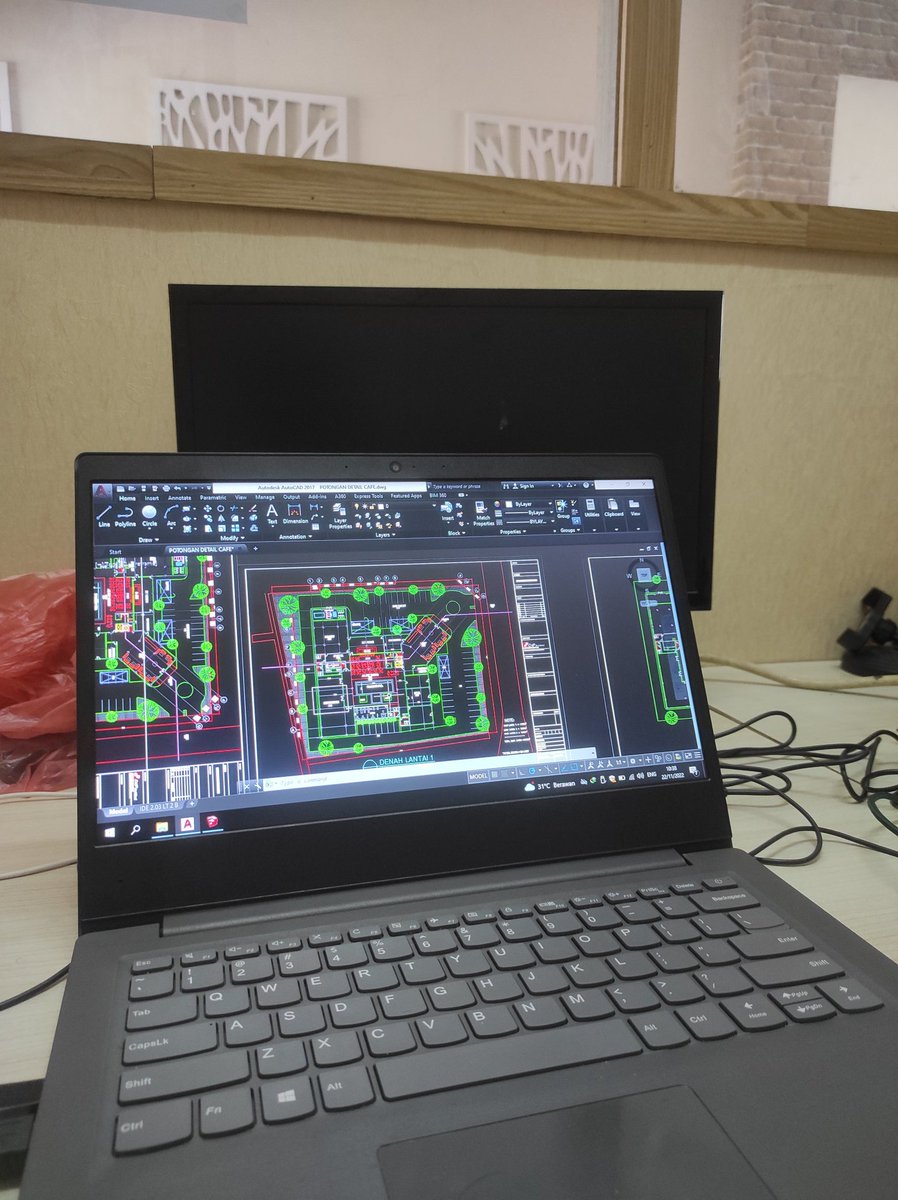 worksfess's tweet photo. work!

Share pict kegiatan kalian pas kerja dong, sender lagi pusing sama Gamker pengen tau keseharian kalian kaya gimana hehehe https://t.co/0RoGhWkEdF