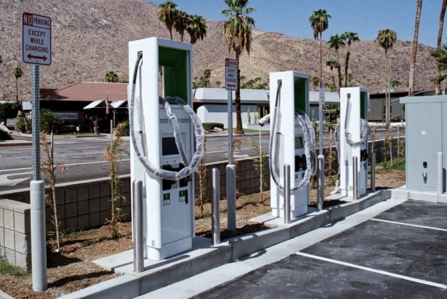 Daniel__Levine's tweet photo. Travel Destinations Promoting EV Charging Stations to Draw Tourists https://t.co/jSJ0dwKUZO https://t.co/BE8IrpxCNh
