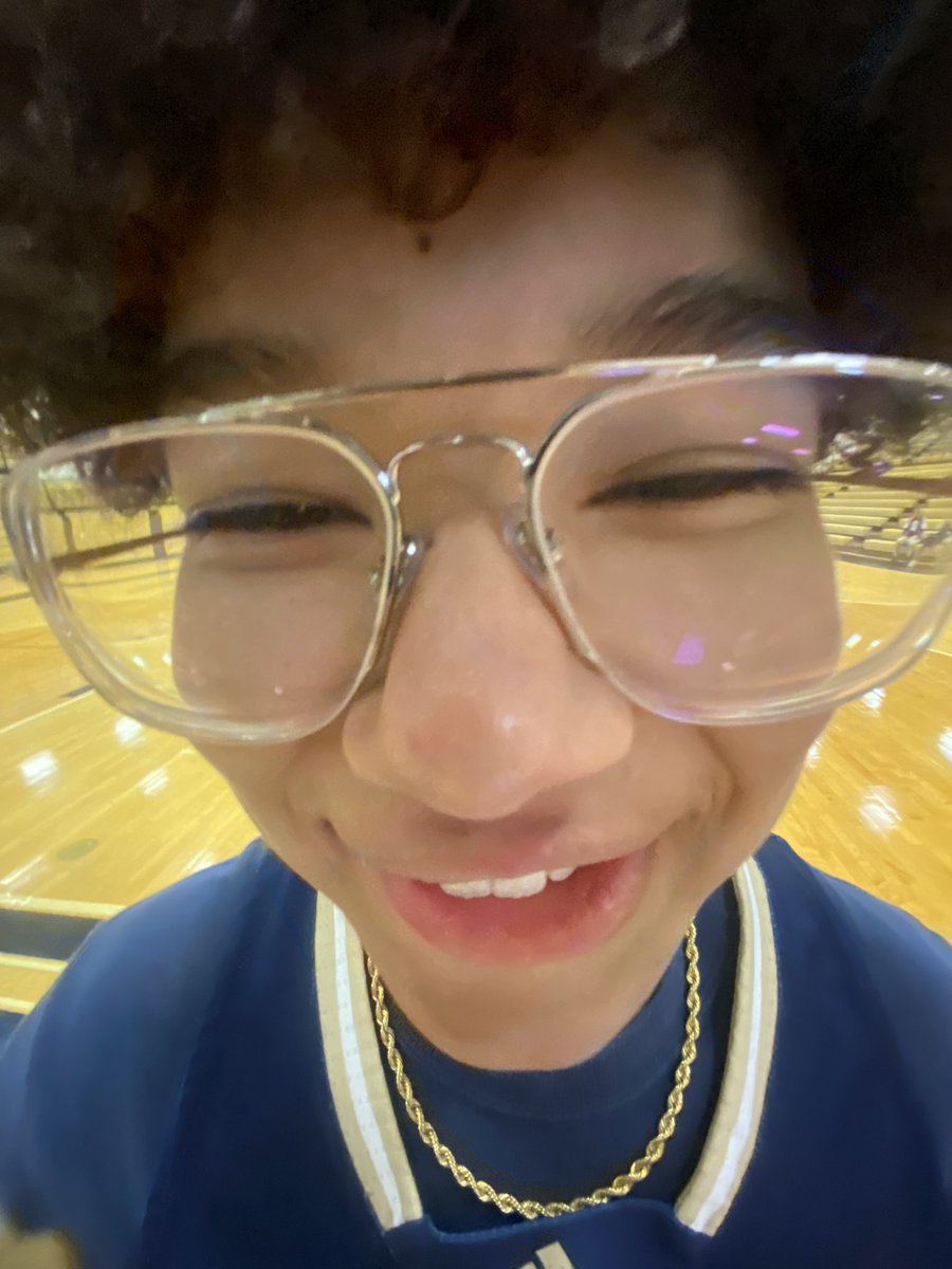 ehsladypanthers's tweet photo. When players get a coach’s phone on picture day… https://t.co/Hl3hWRaSkq