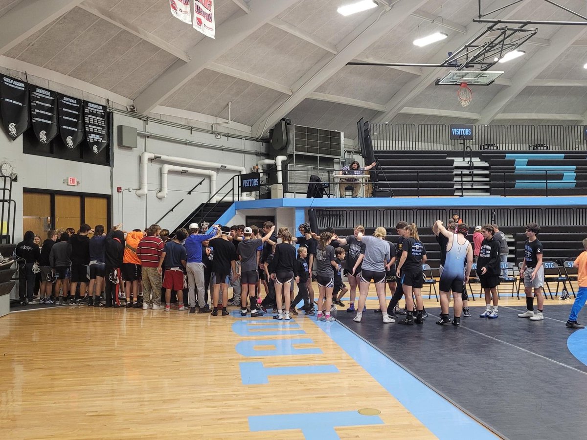 What an awesome night for wrestling! Thank you all for coming out to support the wrestling team. We had an awesome turnout!! 🤼 🤼