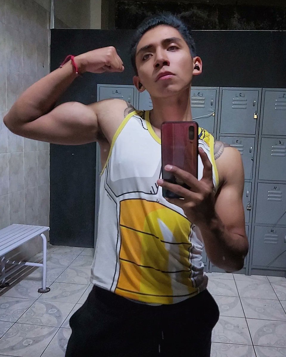 JairCarson's tweet photo. El príncipe sayayin 💛💙 https://t.co/RPQ2mDXJ21