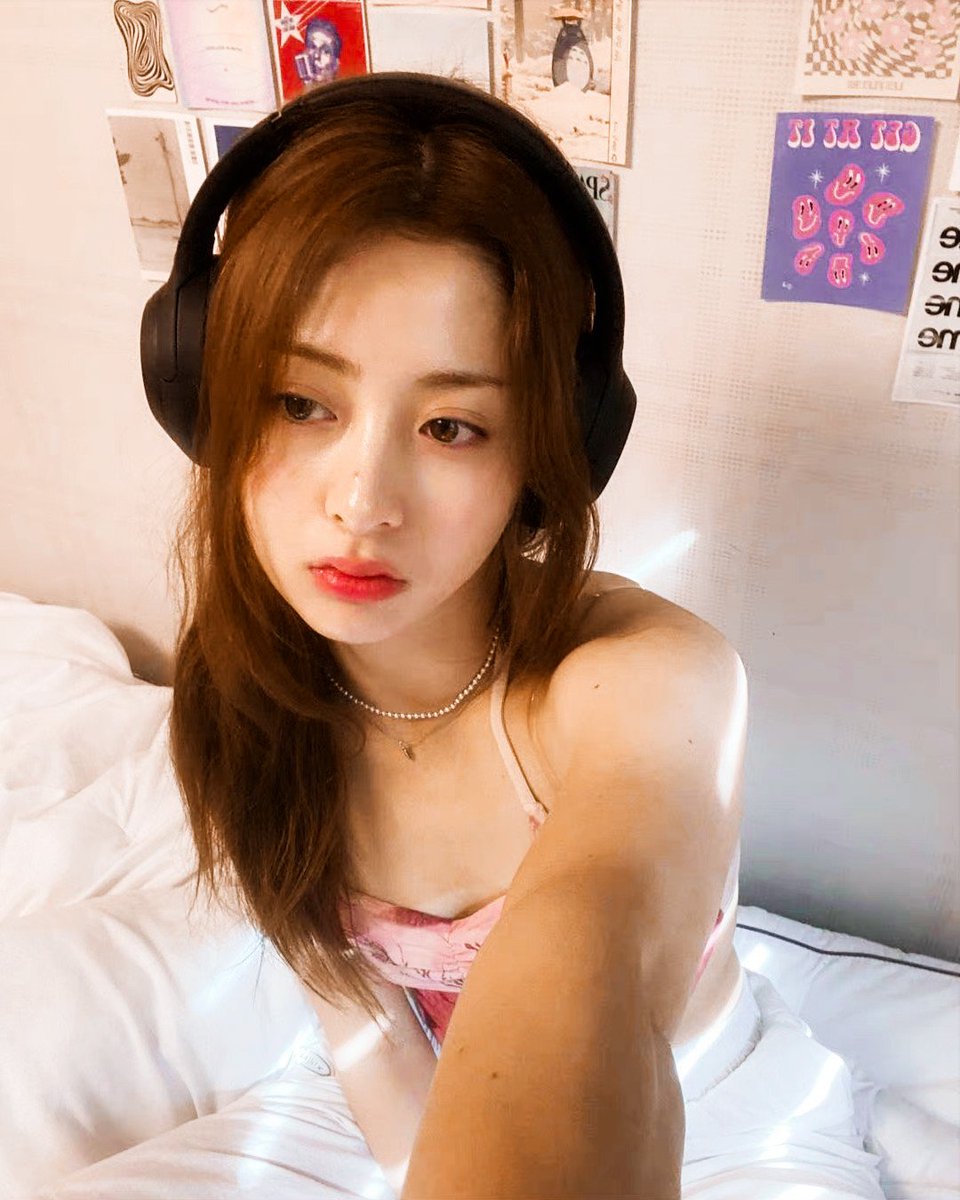 BBKryptonite's tweet image. 🎧
#HUHYUNJIN #허윤진