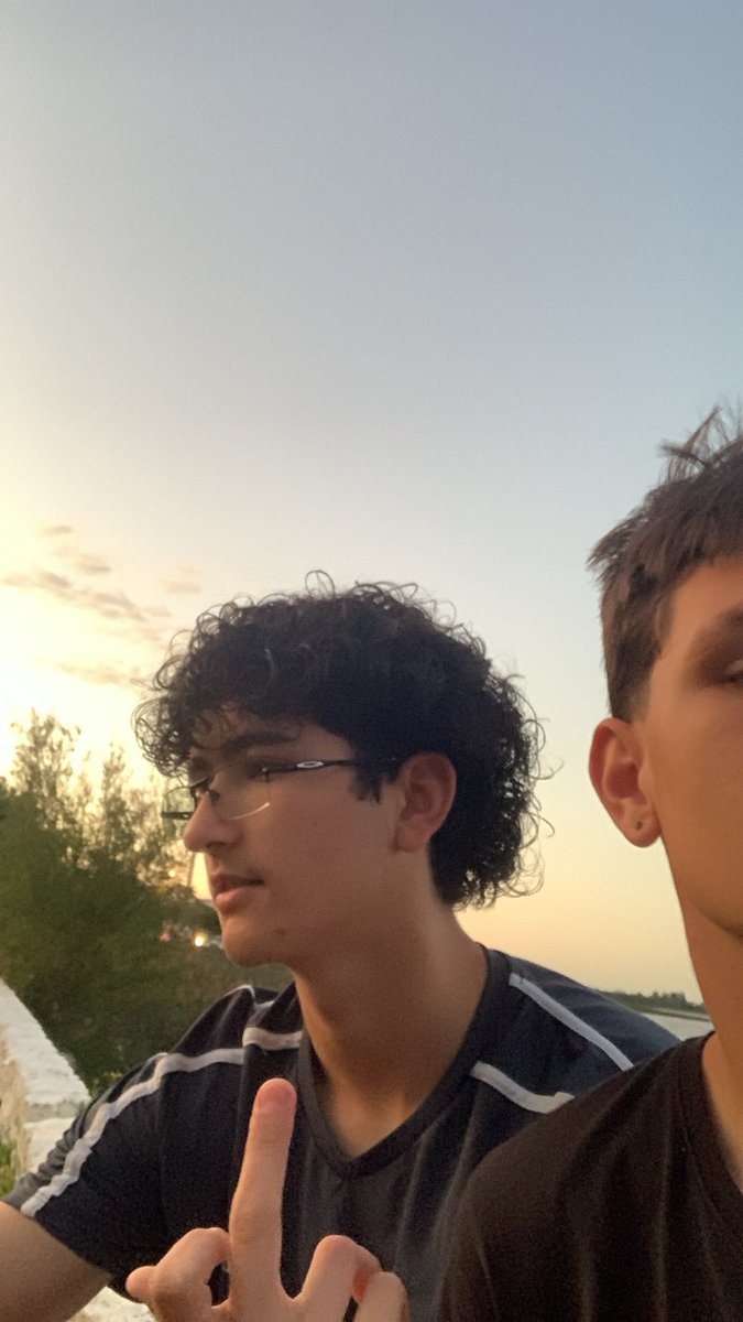 bryankkjjk's tweet photo. diazinho desse moço hoje #dezoitando
agora já pode ser preso😂😂😂
obrigado por todas as gargalhadas que já foram me fornecidas por vc, vc é foda✨✨✨✨✨✨ o cara mais forte de guaiba💪 https://t.co/3WKvUcJNGz