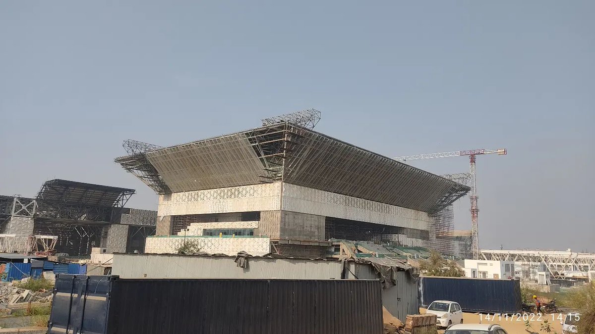 IndianTechGuide's tweet image. India&apos;s largest convention and exhibition centre (IICC), Dwarka phase 1 construction is now 75% complete. #Delhi
