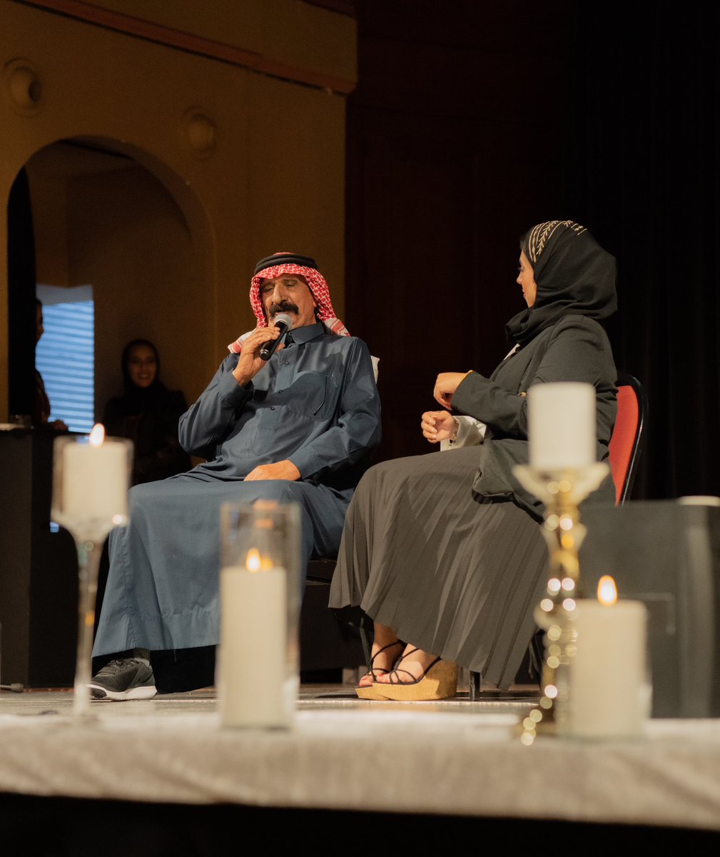 sscinn_au's tweet photo. مشهد مسرحي بعنوان #نعانق_السماء_مجداً بأداء كل من العم عطالله العطوي و الأستاذة أثير الموسى و الأستاذ عبدالعزيز هزازي.
و الذي يروي حكاية الابتعاث في المملكة العربية السعودية ما بين الماضي والحاضر 🇸🇦 https://t.co/ubDyHRDjPR