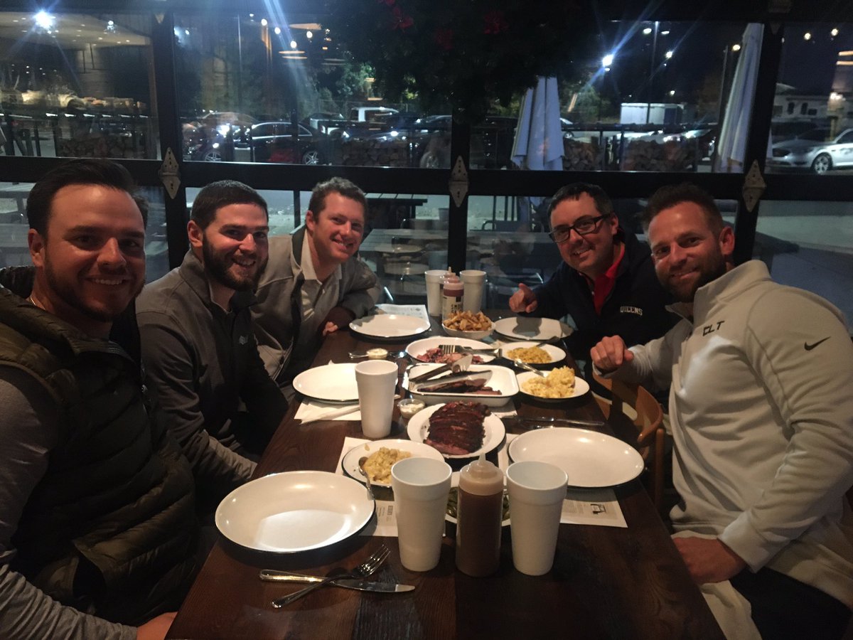 fastballhunter's tweet photo. Great night with these guys at our favorite spot in #QUeenCity - Noble Smoke! 🔥
@ShotgunSanchez
@deweydirtball
@_TheGreatBabino
@andyserk - Staff Consultant/MoC https://t.co/kiV8UCkTXb