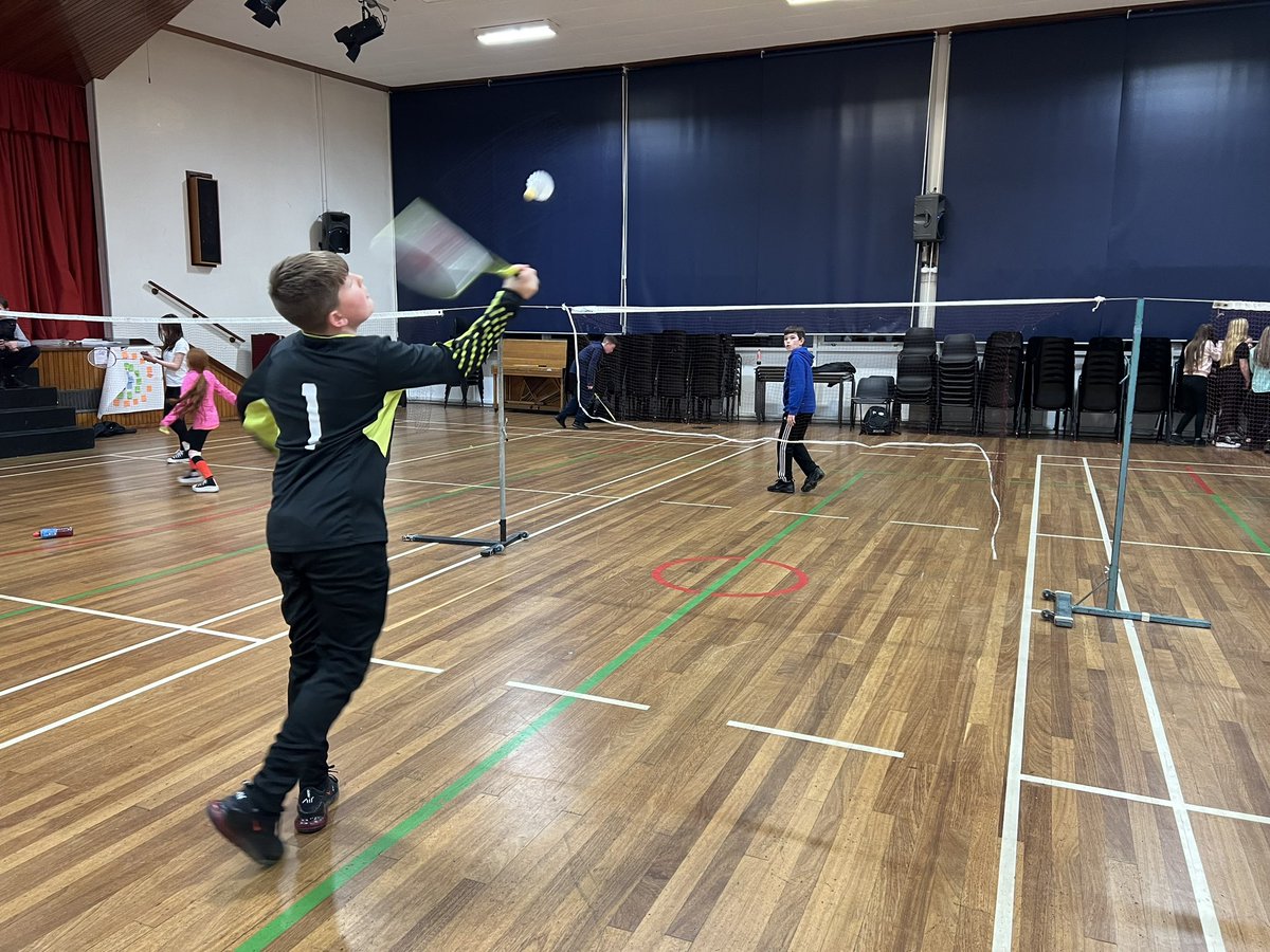 😎Govan High Club Monday😎

34 young people took part in activities of Badminton🏸, Futsal⚽️, PS5🎮. 

The Y/P built on their hand &amp; eye coordination skills along with problem solving - there was also peer to peer learning in the games of Badminton. Thanks to <a href="/TNLComFundScot/">The National Lottery Community Fund Scotland</a>