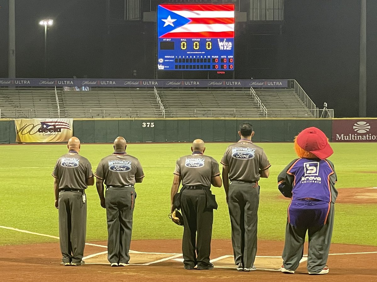 albertoaponte's tweet photo. Monday Night Baseball ⚾️ https://t.co/Kr2jg8dnRK