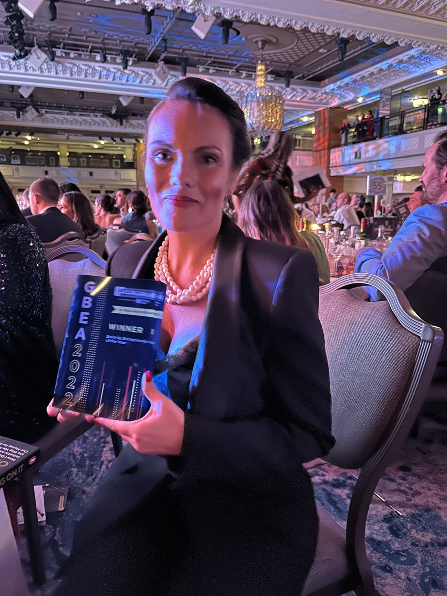 laura Hepburn tweet media